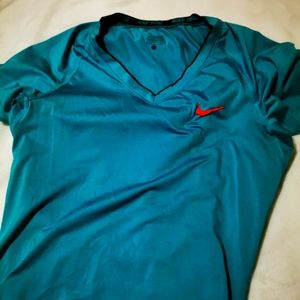 Nike drifit top